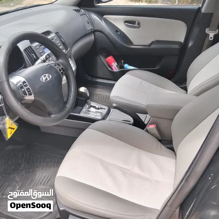 Hyundai Avante 2010 photo 2