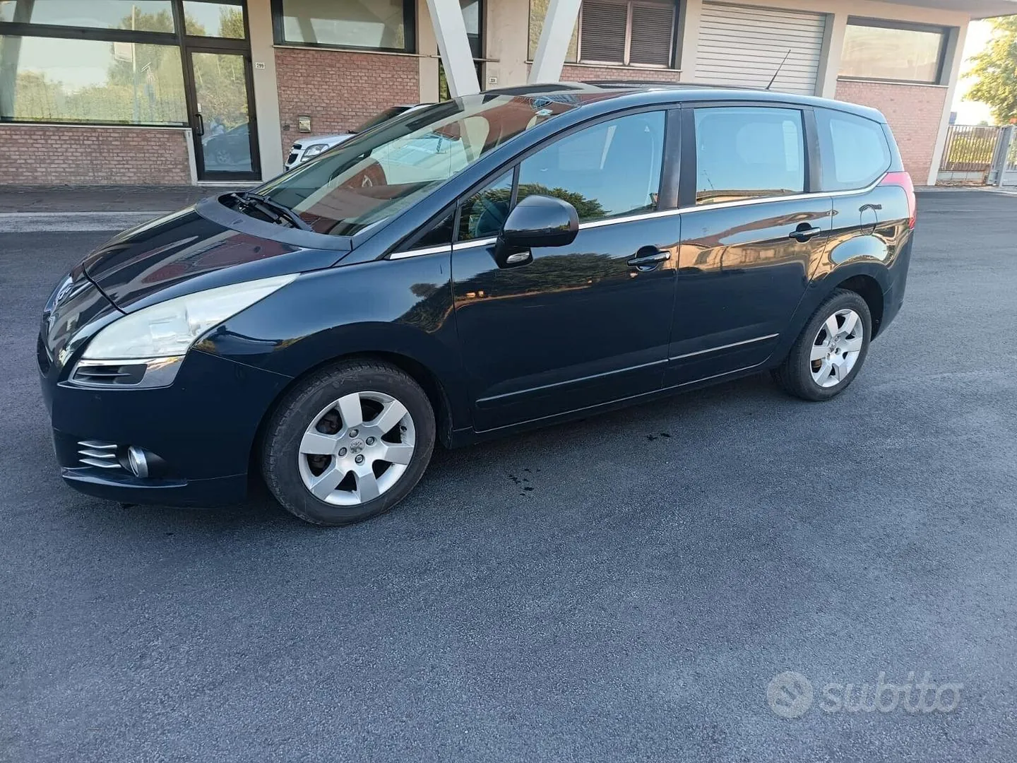 Peugeot 5008 2010 photo 5