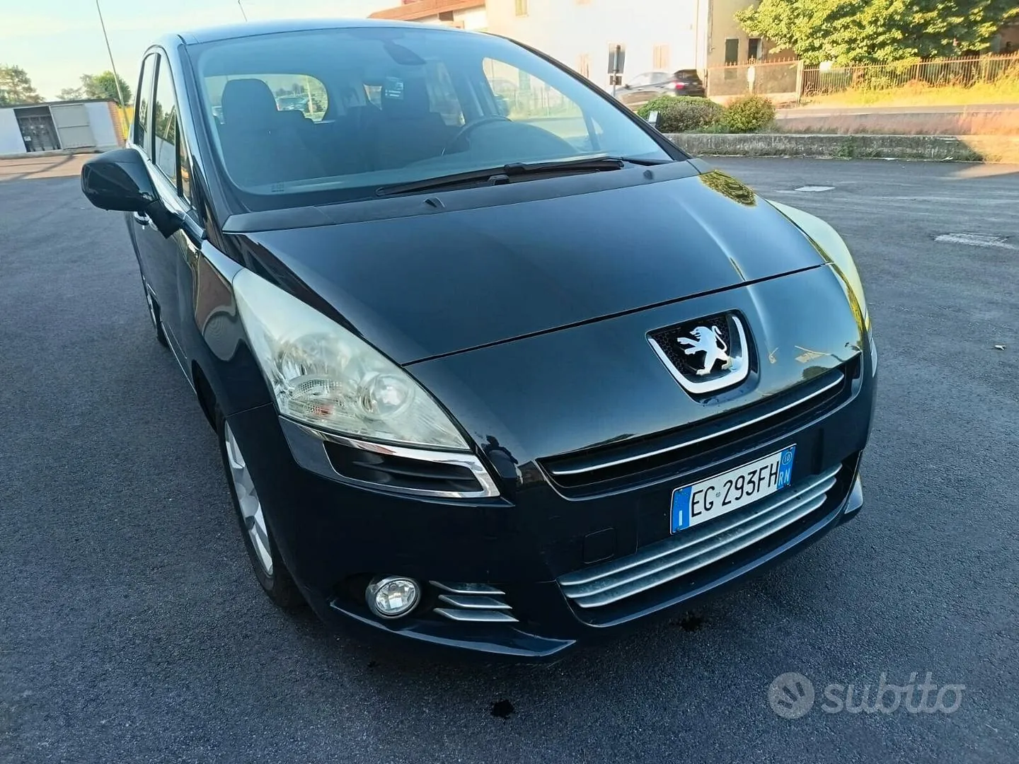 Peugeot 5008 2010 photo 2