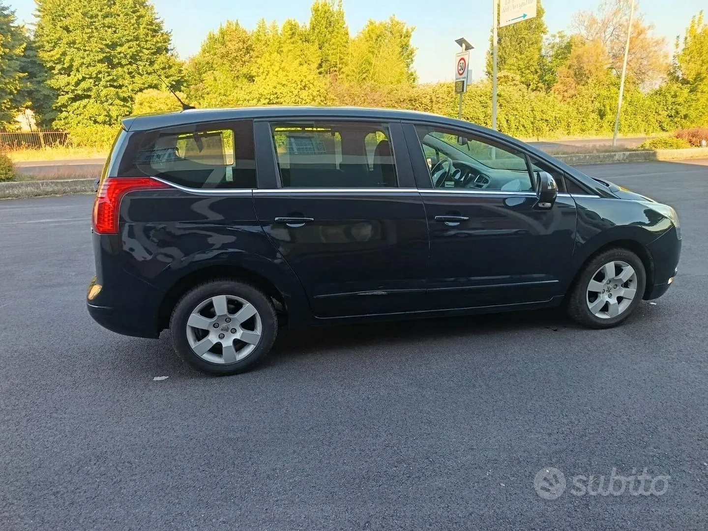 Peugeot 5008 2010 photo 4
