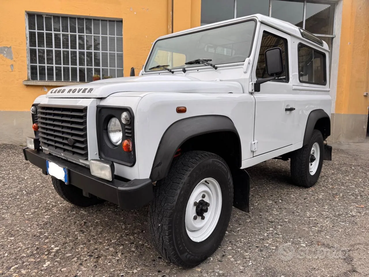 Land Rover Defender