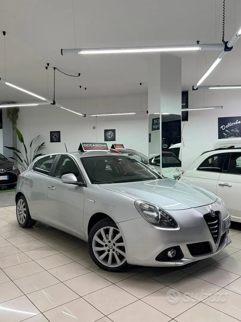 Alfa Romeo Giulietta 2014 photo 2