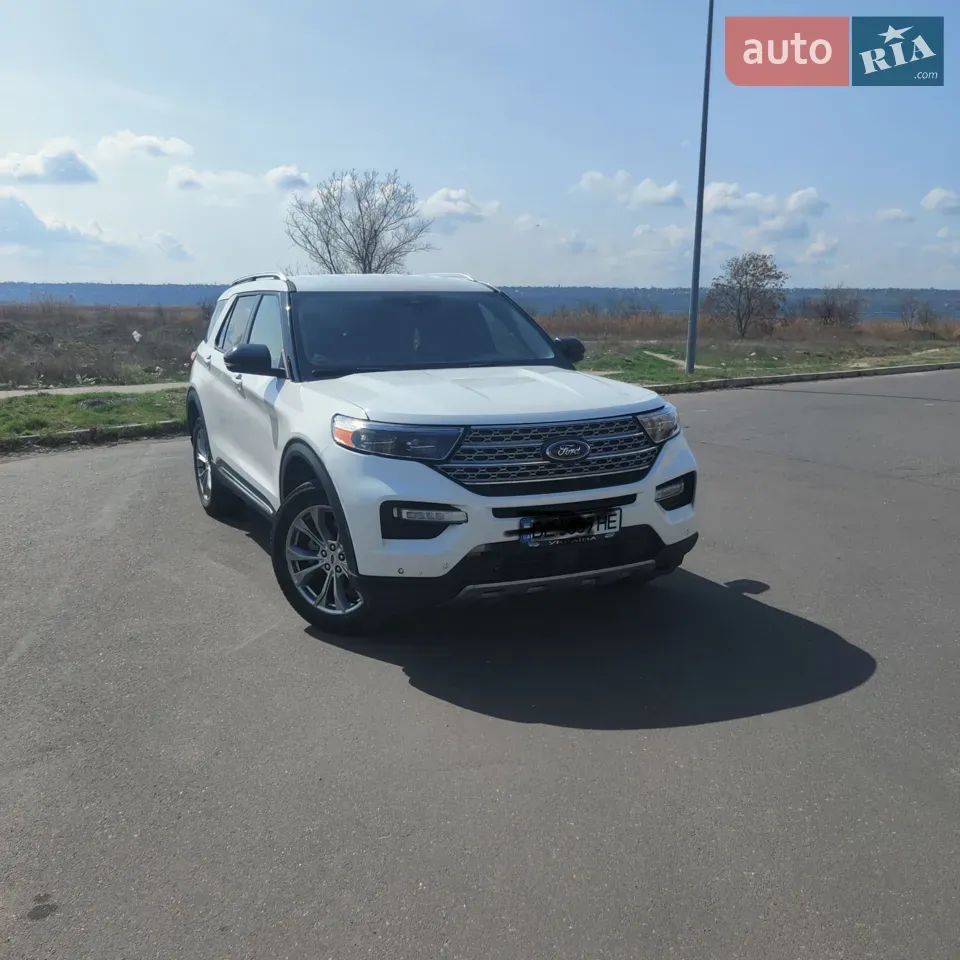 Ford Explorer 2022 photo 2