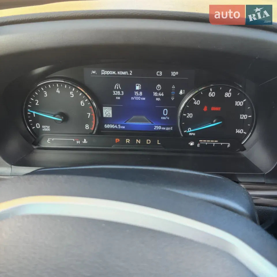 Ford Explorer 2022 photo 3