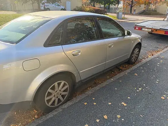 Audi A4 2003 photo 2