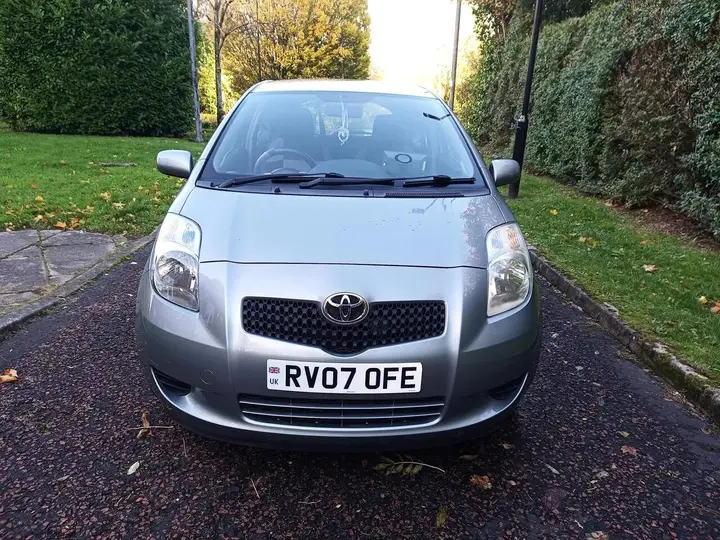 Toyota Yaris 2007 photo 2