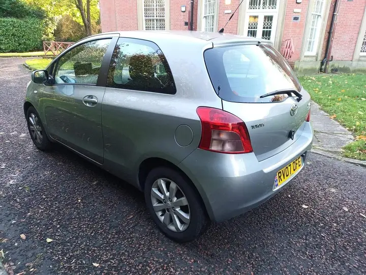 Toyota Yaris 2007 photo 4