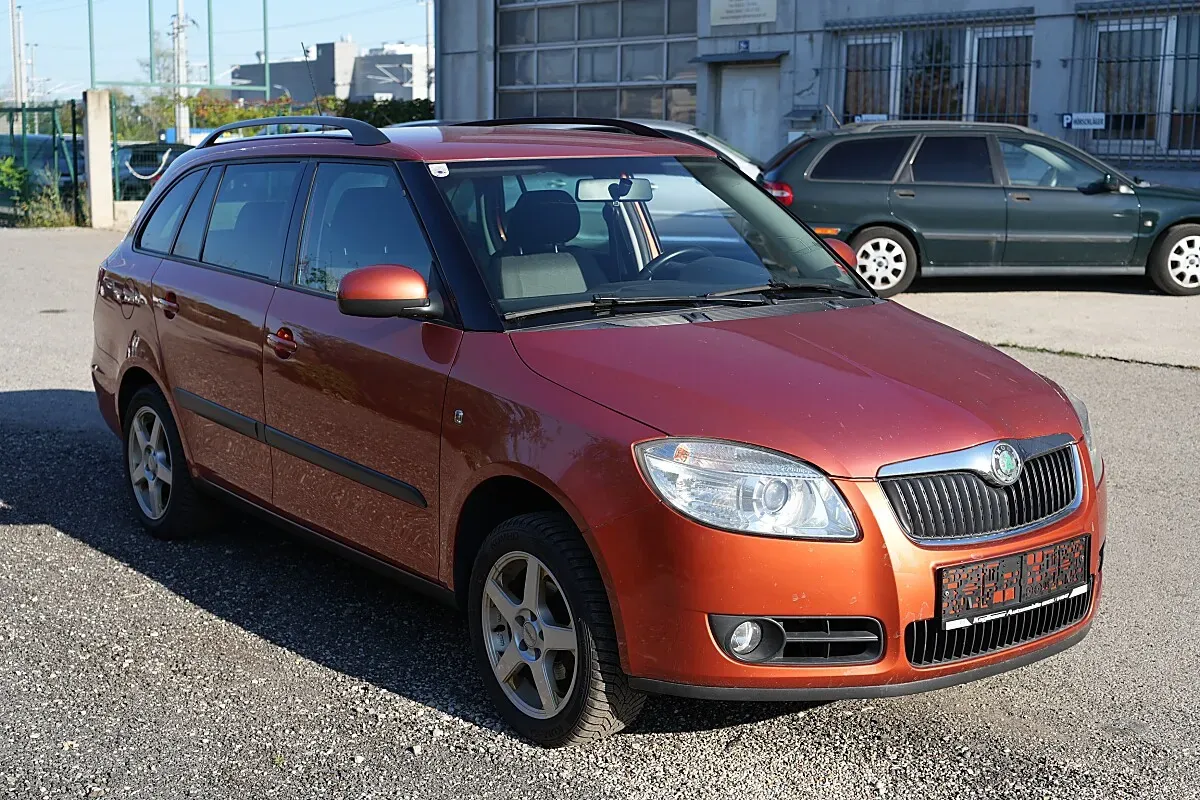 Skoda Fabia 2008 photo 3