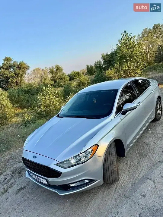 Ford Fusion 2017 photo 2