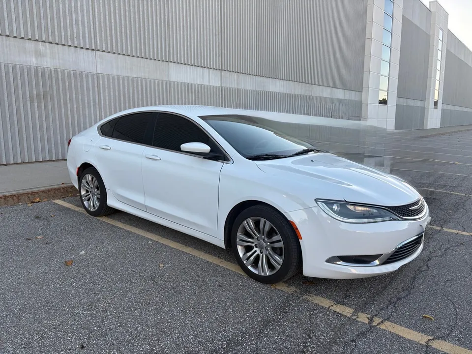 Chrysler 200-Series 2015 photo 4