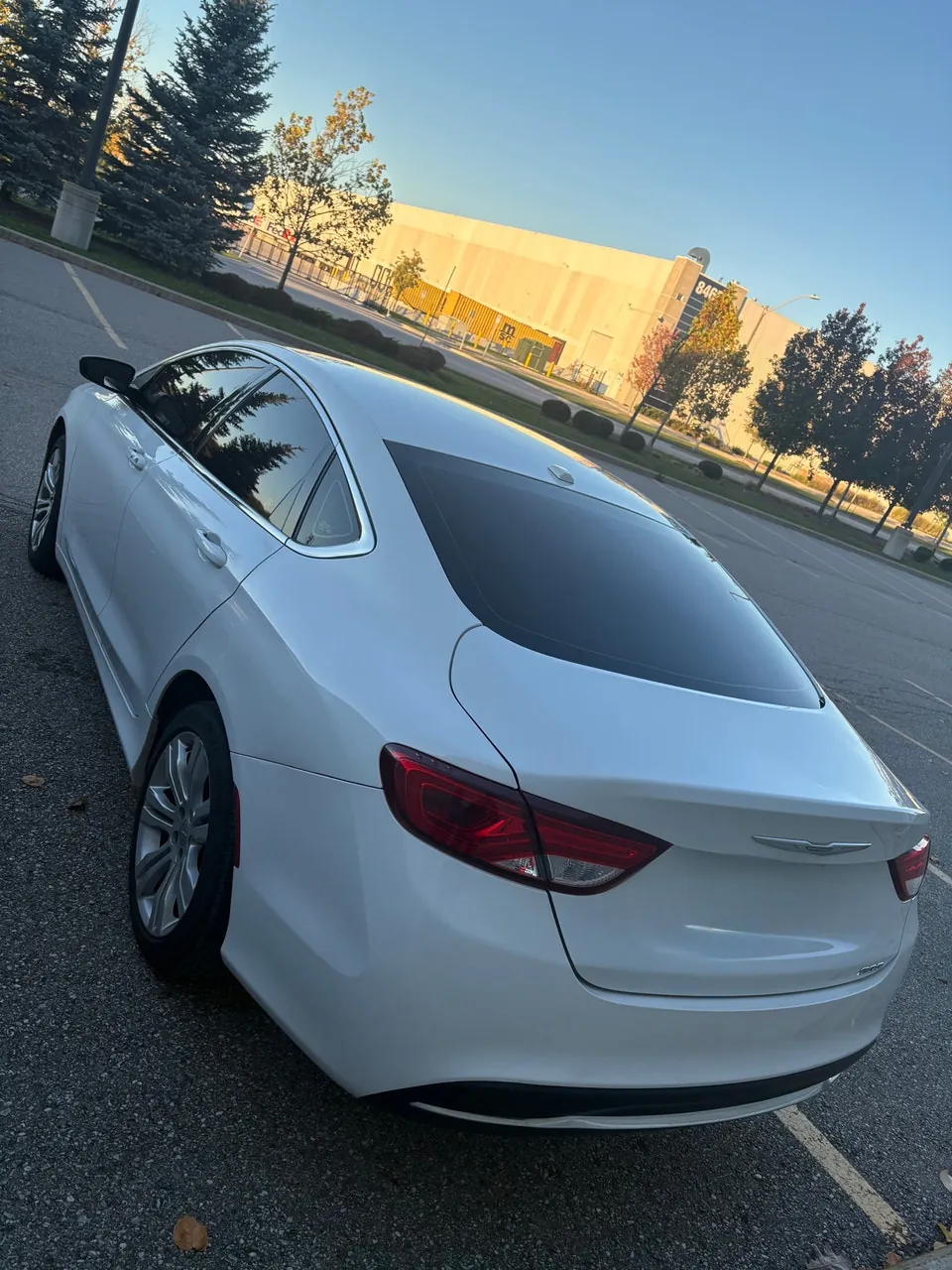 Chrysler 200-Series 2015 photo 2