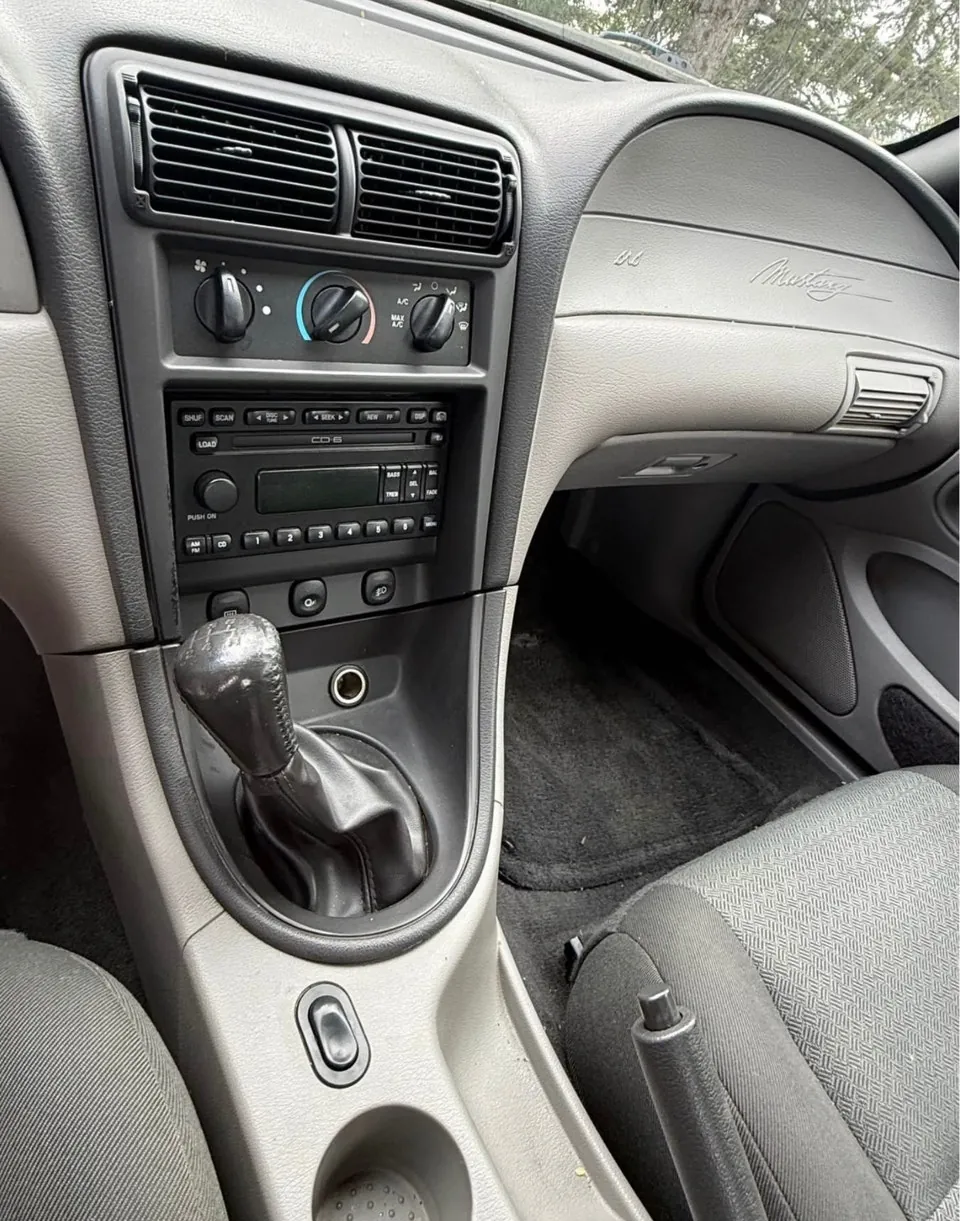 Ford Mustang 2001 photo 5