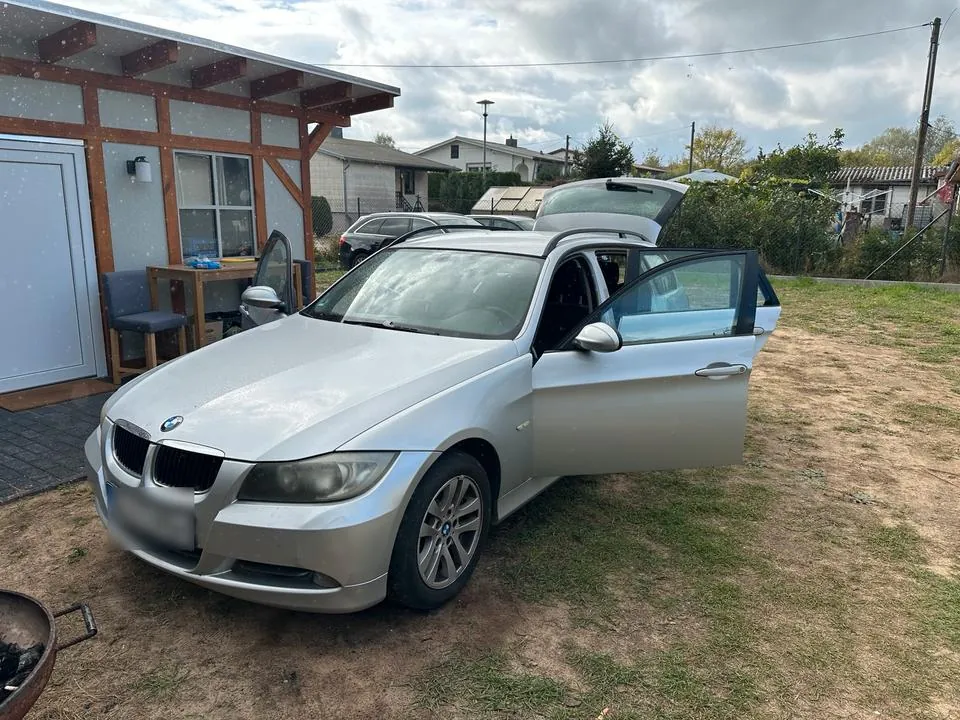 BMW 318I