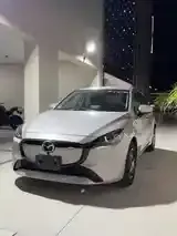 Mazda 2 2023 photo 2