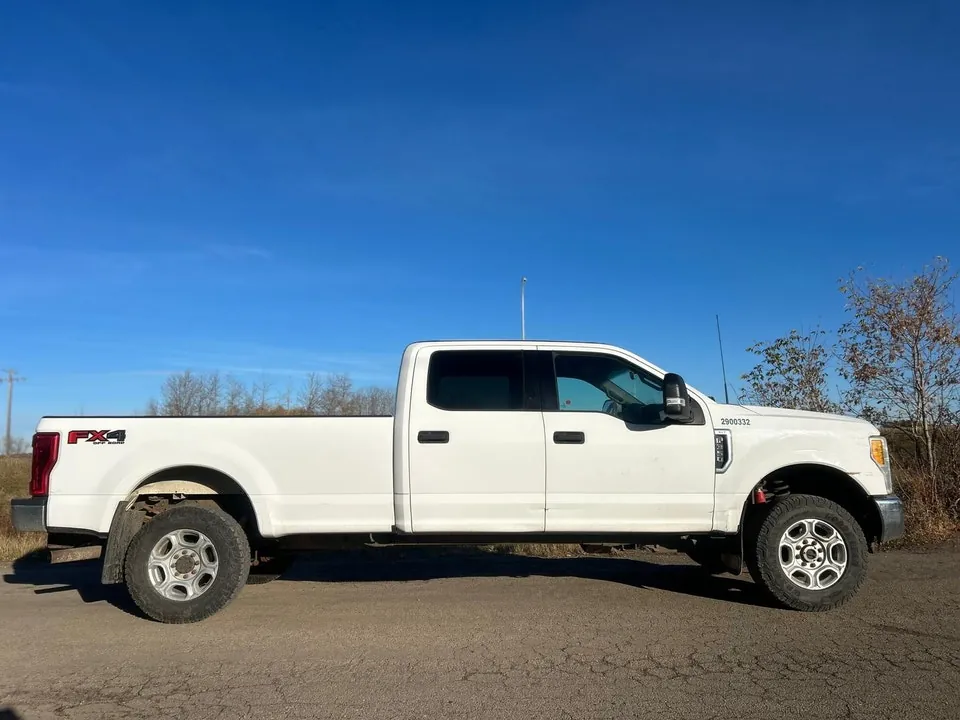 Ford F350 2017 photo 2