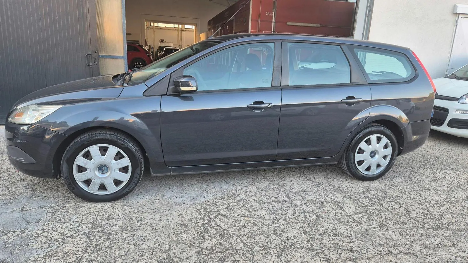 Ford Focus 2008 photo 2