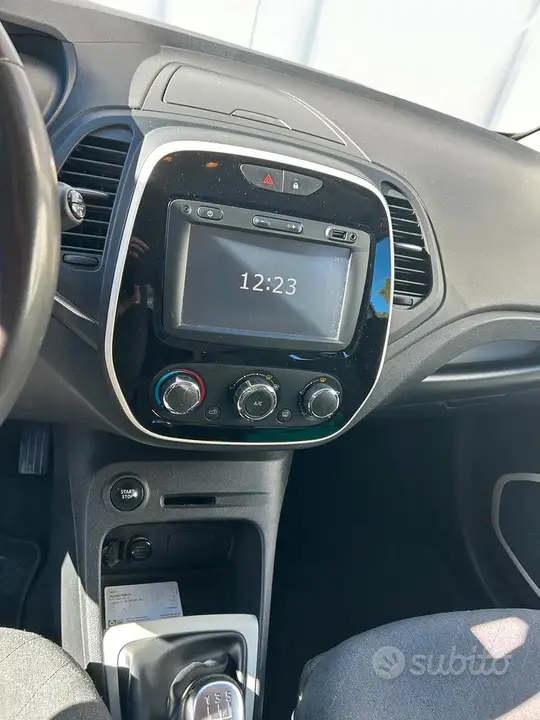 Renault Captur 2018 photo 3