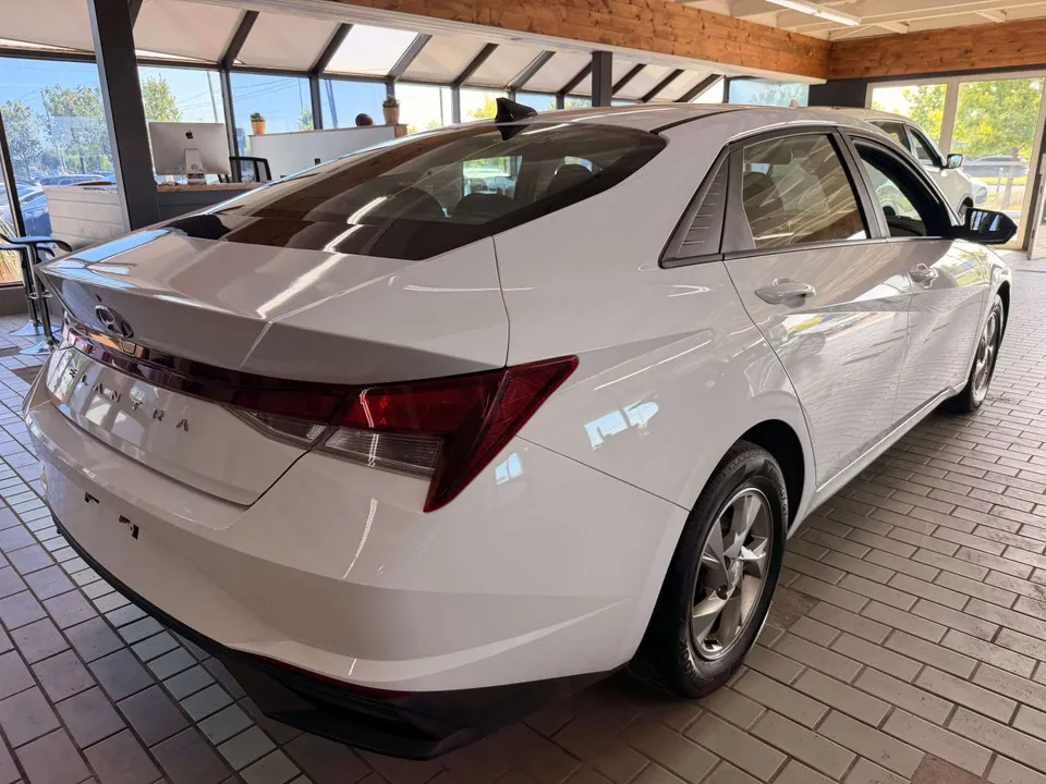 Hyundai Elantra 2023 photo 4