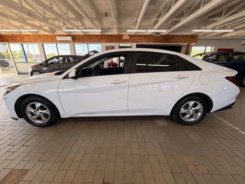 Hyundai Elantra 2023 photo 2