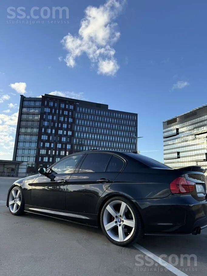 BMW E90 2006 photo 4