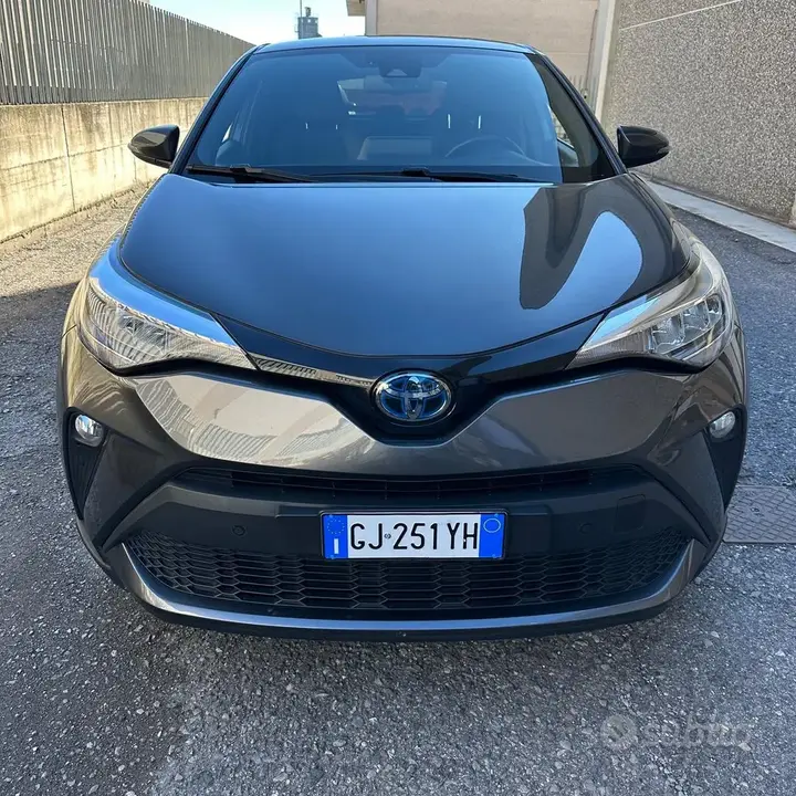 Toyota C-Hr 2022 photo 2