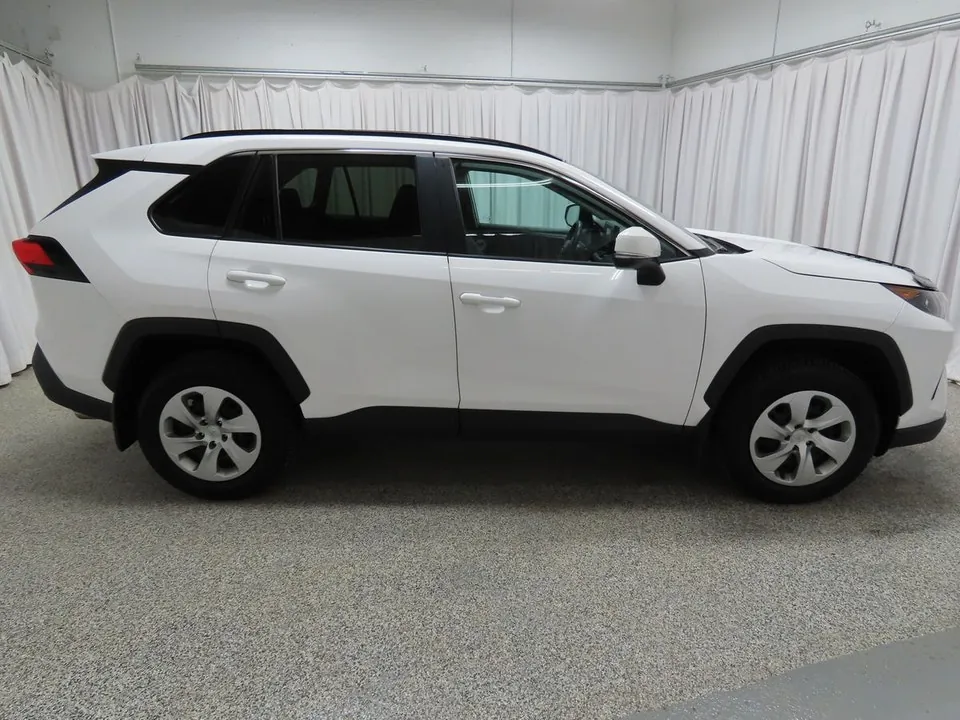 Toyota Rav4 2021 photo 2