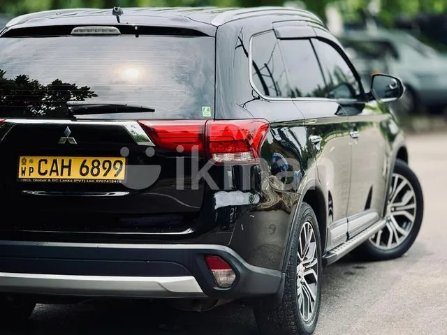 Mitsubishi Outlander 2015 photo 2