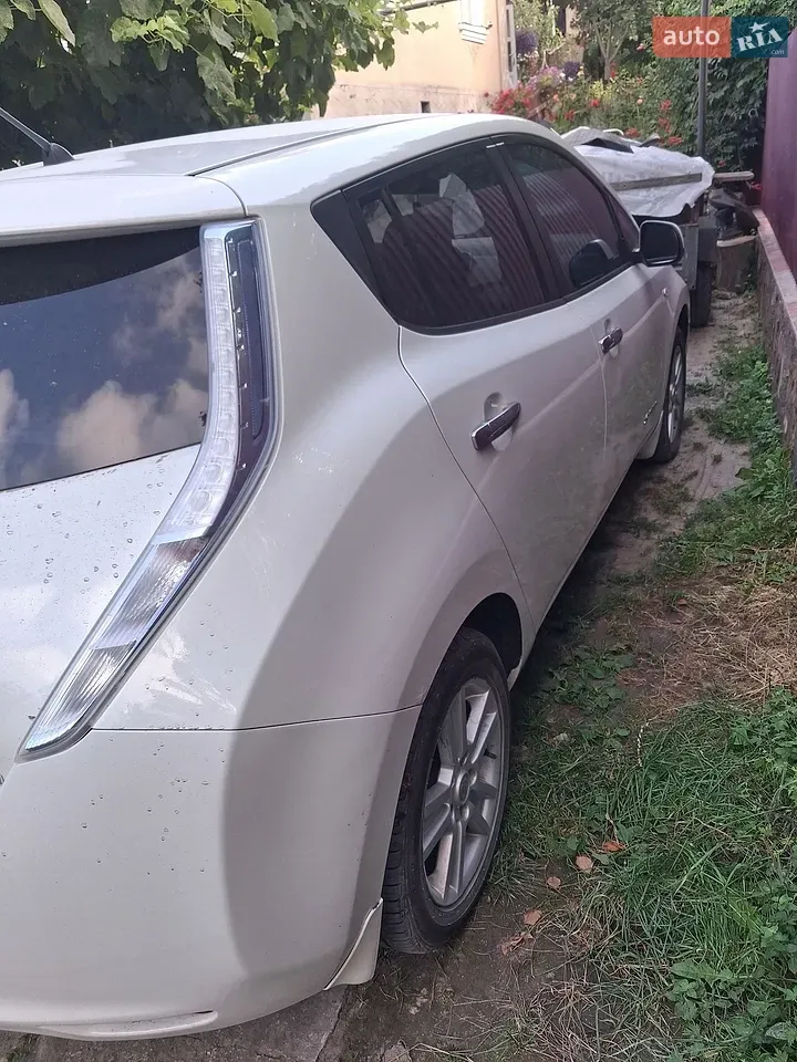 Nissan Leaf 2011 photo 5