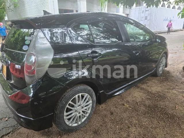 Toyota Aqua 2012 photo 4
