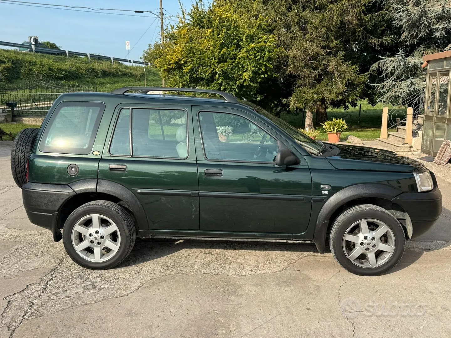 Land Rover Freelander 2004 photo 2