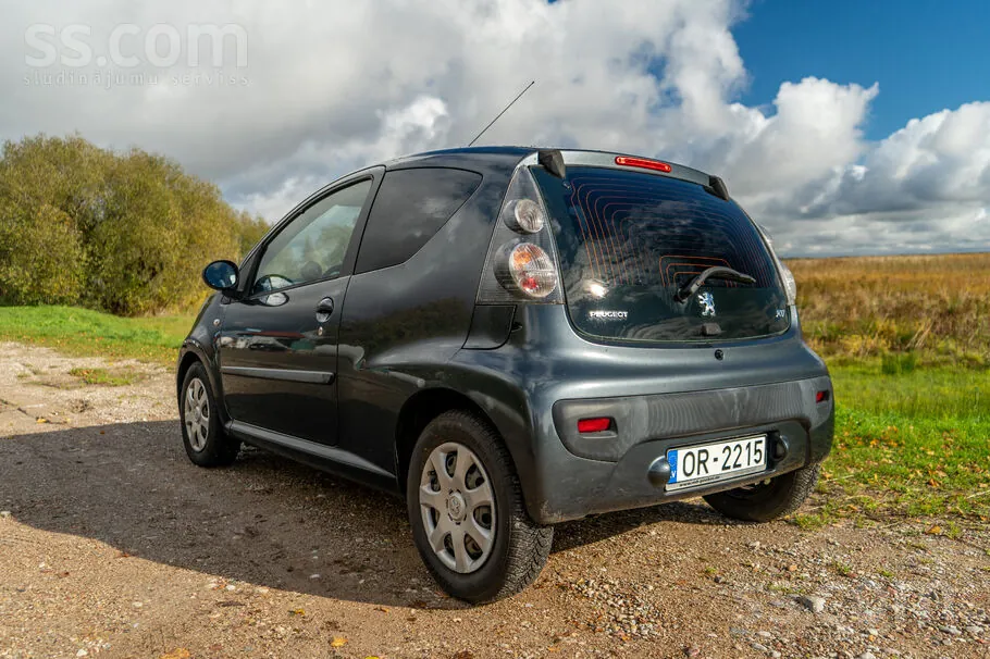 Peugeot 107 2010 photo 3