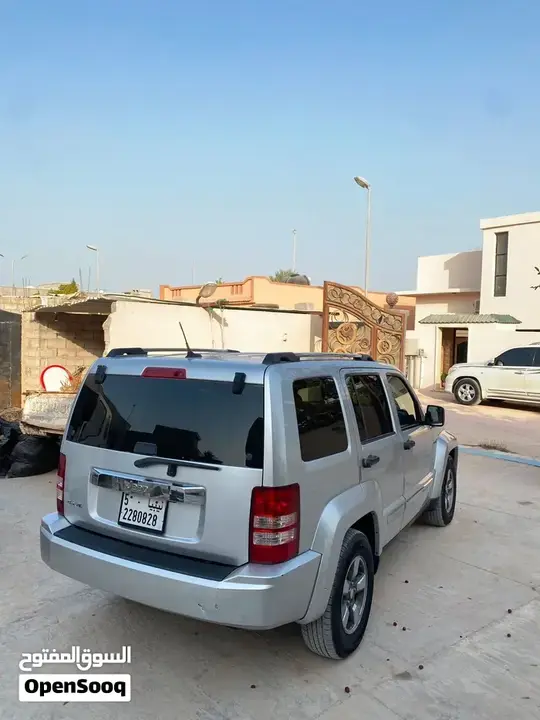 Jeep Liberty 2012 photo 3