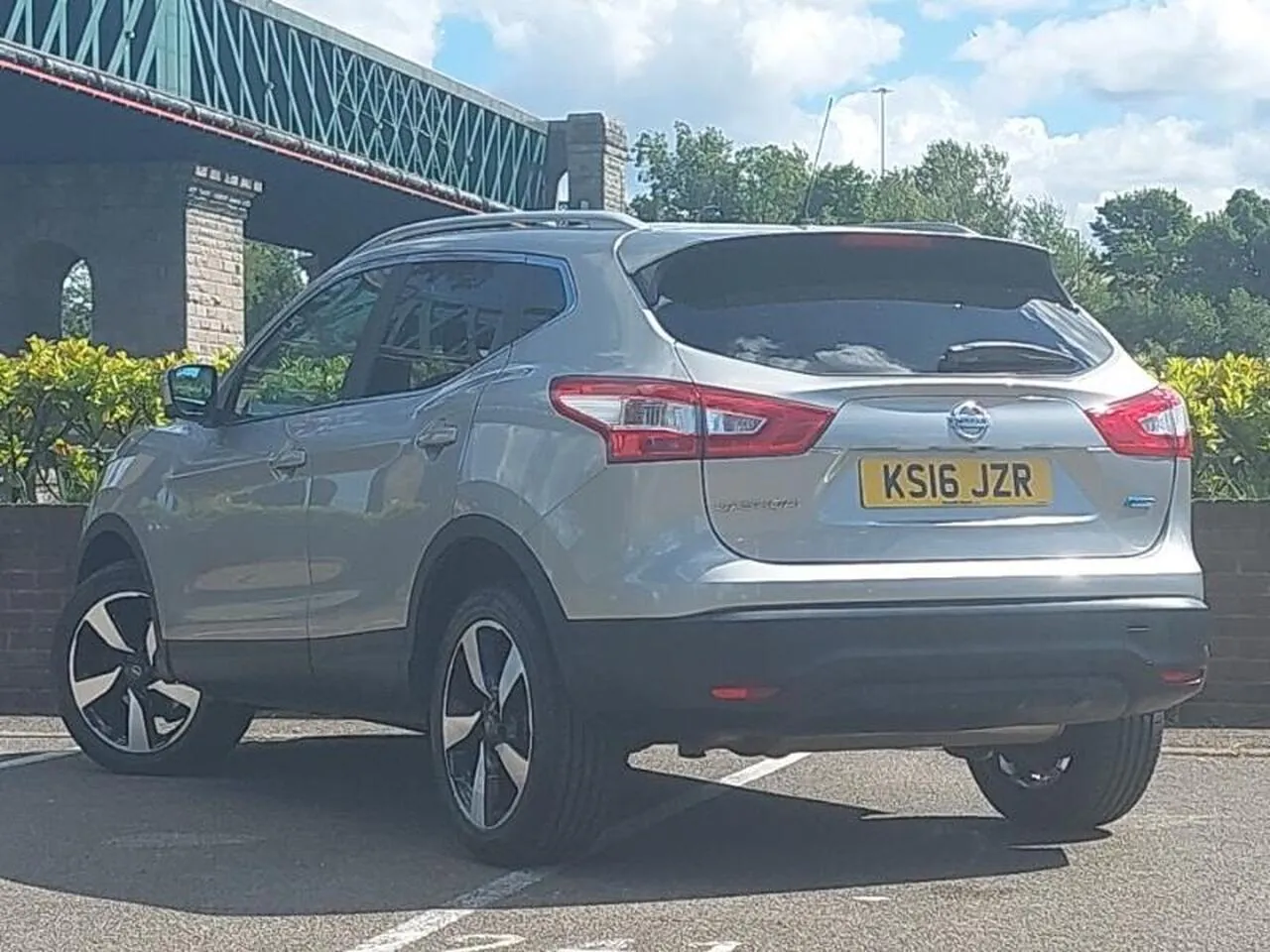 Nissan Qashqai 2016 photo 2
