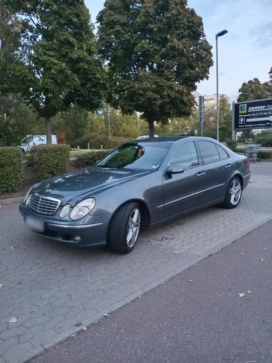 Mercedes-Benz 320