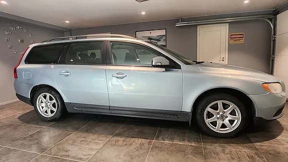 Volvo V70 2008 photo 2