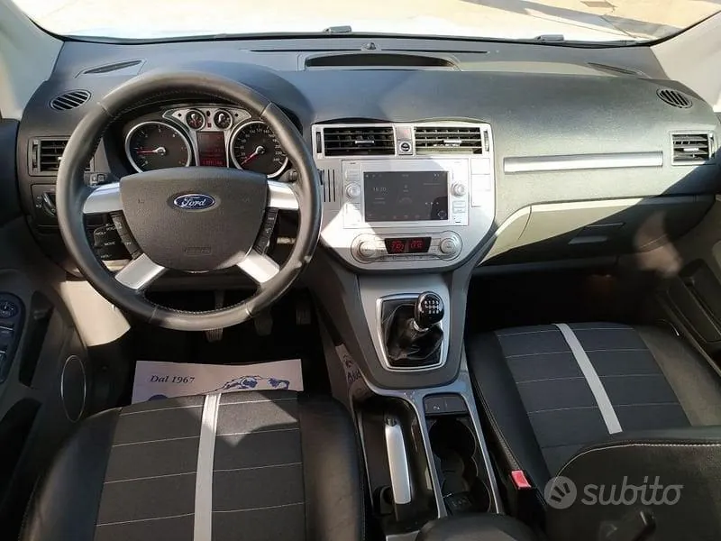 Ford Kuga 2010 photo 4