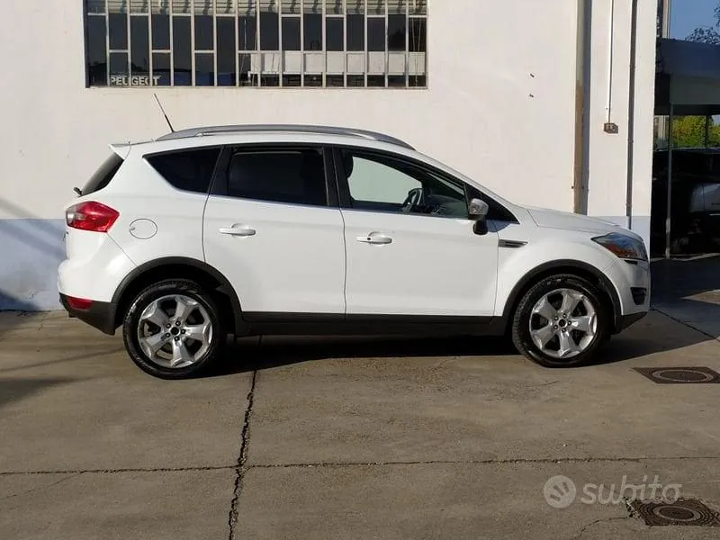 Ford Kuga 2010 photo 3