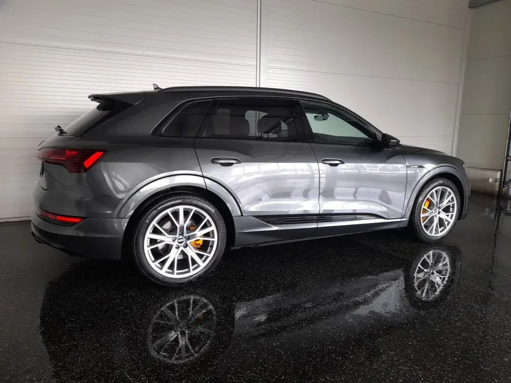 Audi E-Tron 2023 photo 2
