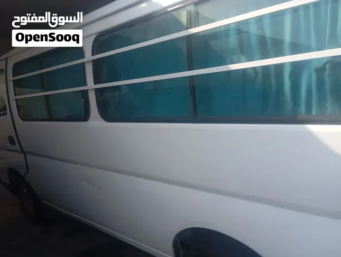 Nissan Urvan 2007 photo 2