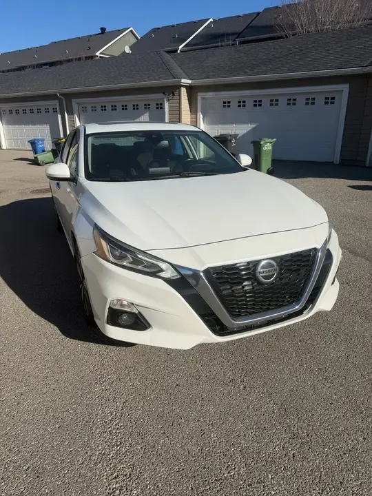 Nissan Altima 2019 photo 2