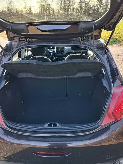 Peugeot 208 2012 photo 5