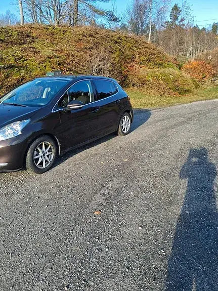 Peugeot 208 2012 photo 4