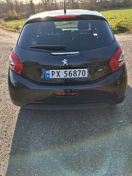 Peugeot 208 2012 photo 3