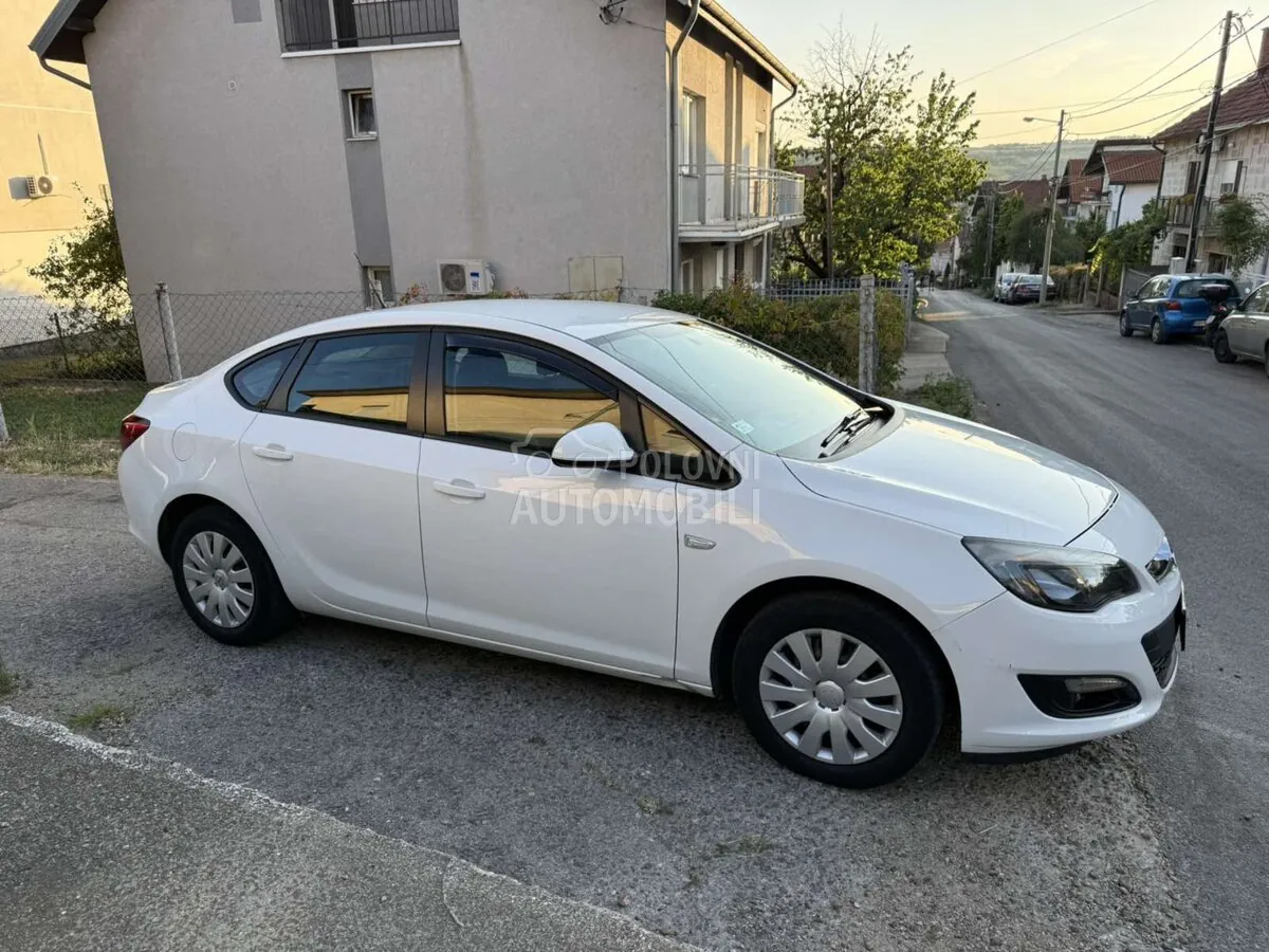Opel Astra 2020 photo 3