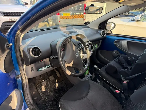 Peugeot 107 2012 photo 2
