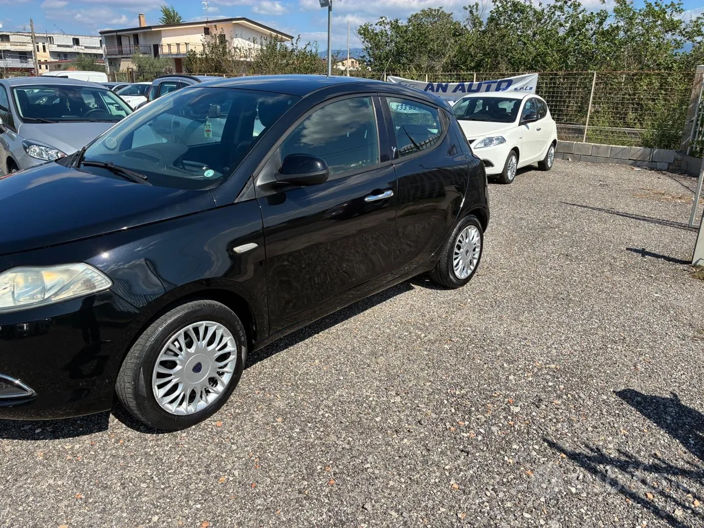 Lancia Ypsilon 2014 photo 2