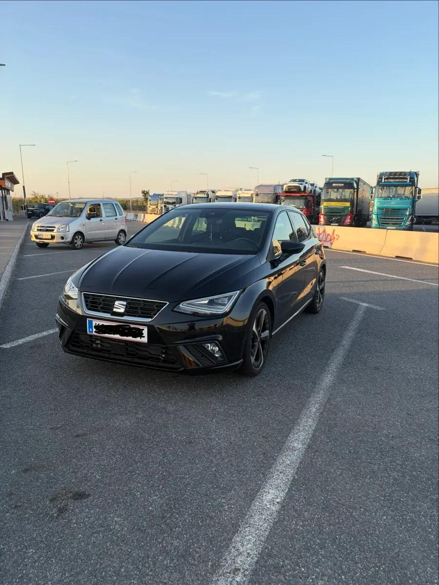 Seat Ibiza 2023 photo 2