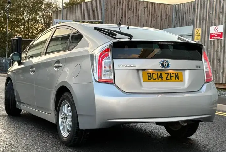Toyota Prius 2014 photo 4