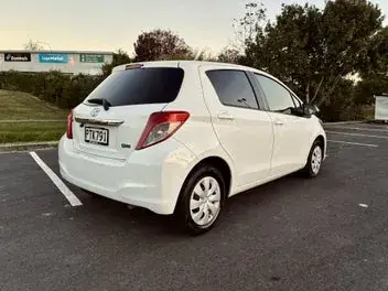 Toyota Vitz 2014 photo 5