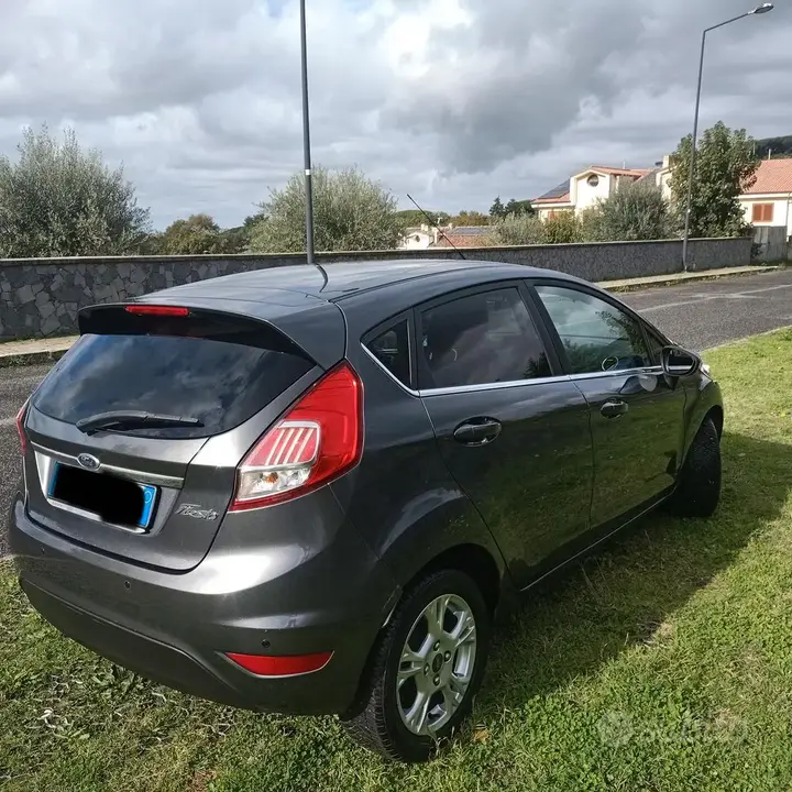 Ford Fiesta 2017 photo 2